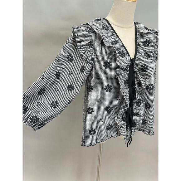 Entro gingham black & white embroidered tie front  top size small 3/4 sleeve - Picture 14 of 16